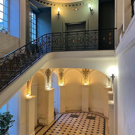 Dans Chateau