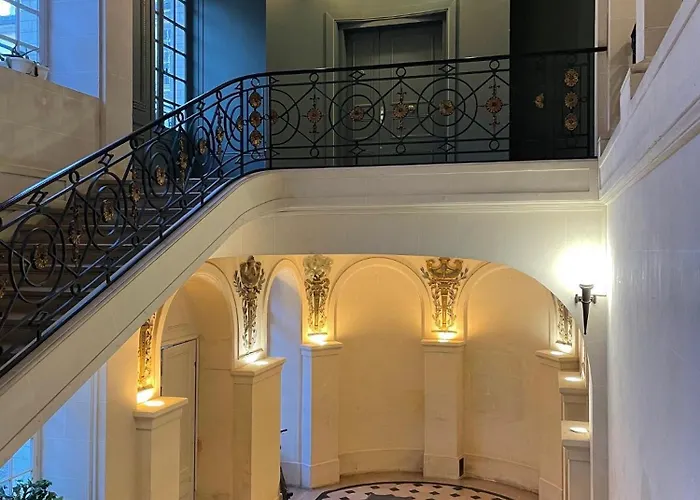 Dans Chateau